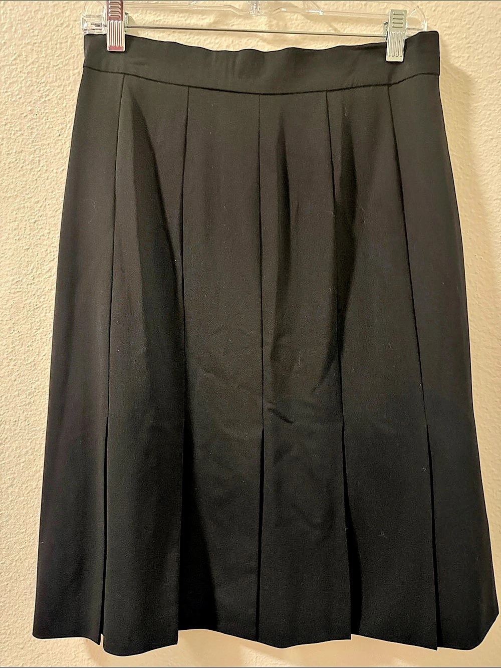 Escada Wool Pleated Midi Skirt in Black Size 40